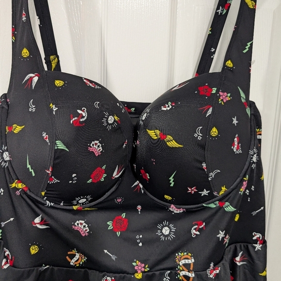 Torrid Deep Black Underwire Push-Up Peplum One Piece Swimsuit in Size 6/30 - Picture 5 of 16